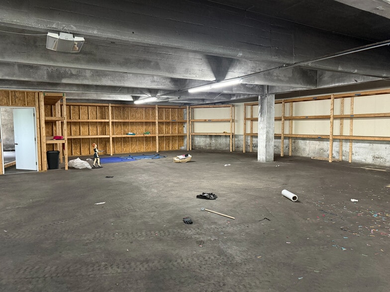 More Photos Of 3363 Reading Rd, Cincinnati Warehouse For Sale
