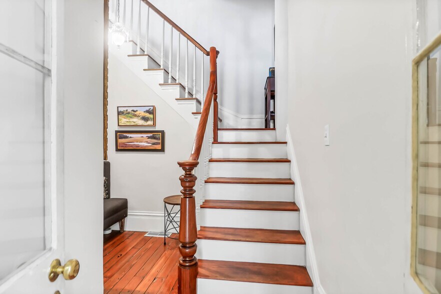 More Photos Of 78 Society St, Charleston Specialty For Sale