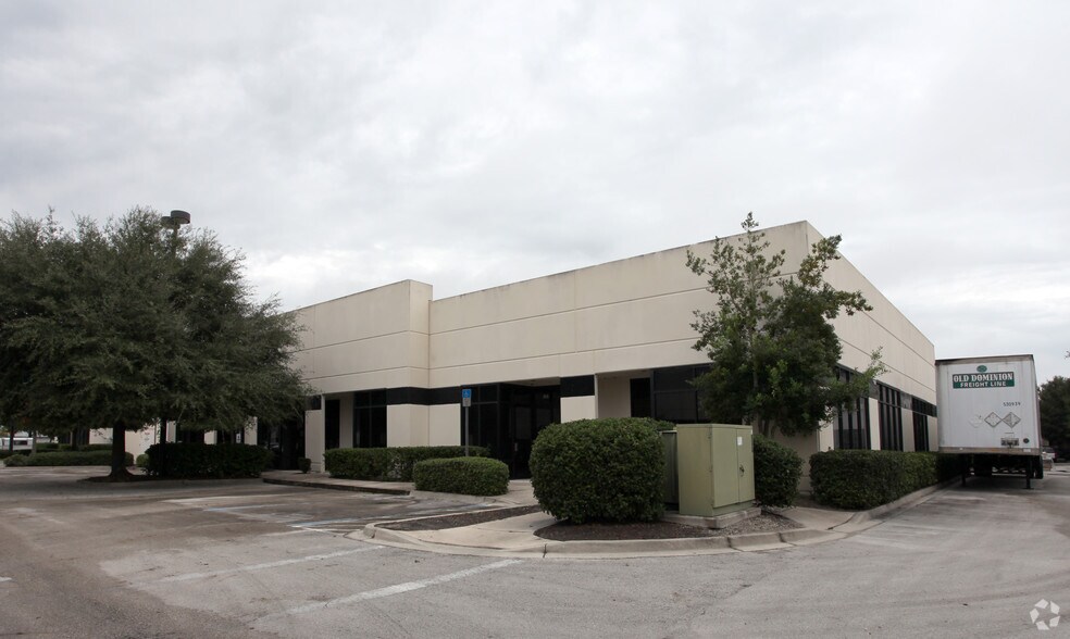 More Photos Of 150 St Johns Business Pl, Saint Augustine Light Distribution For Lease