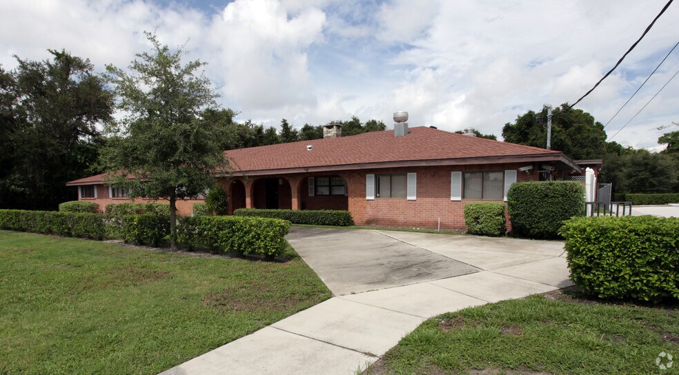 More Photos Of 2209 75th St W, Bradenton Religious Facility For Lease