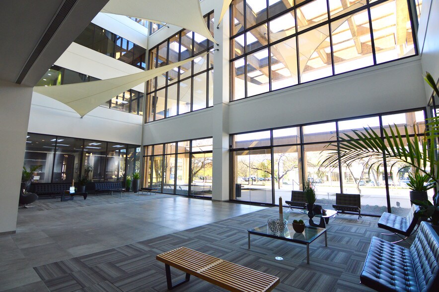 More Photos Of 4040 Broadway St, San Antonio Coworking Space