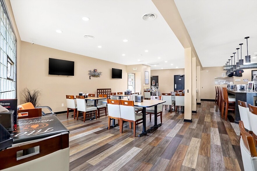 More Photos Of 2023 E Southeastern Ave, Indianapolis Restaurant For Sale