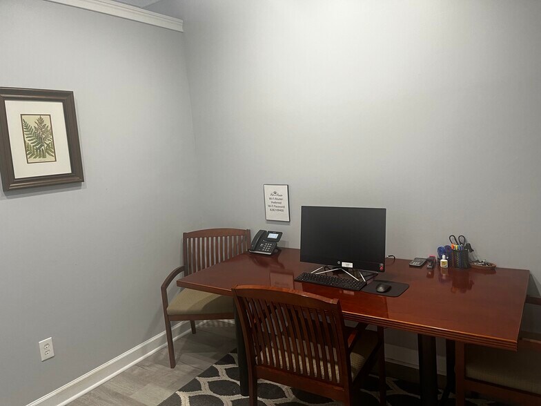 More Photos Of 1270 Hendersonville Rd, Asheville Office For Lease