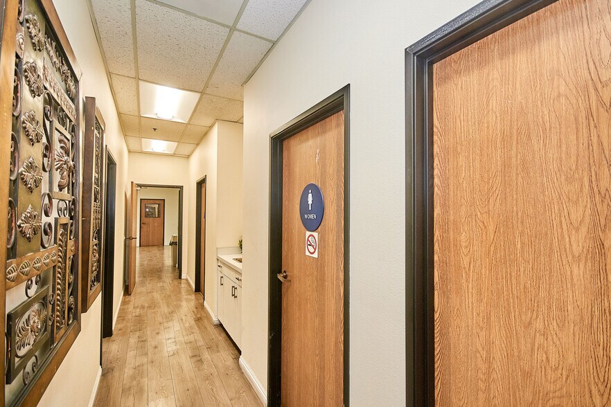 More Photos Of 560 S Melrose St, Placentia Warehouse For Lease