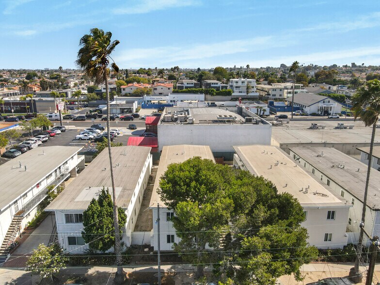 More Photos Of 1826-1828 12th St, Manhattan Beach Apartments For Sale