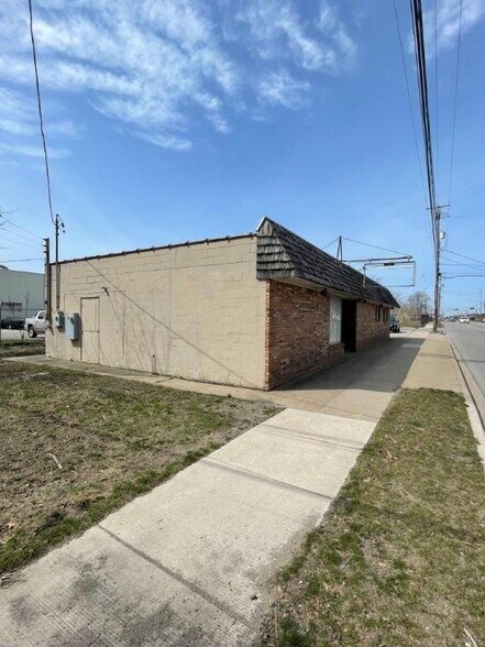 More Photos Of 375 W Sherman Blvd, Muskegon Medical For Sale