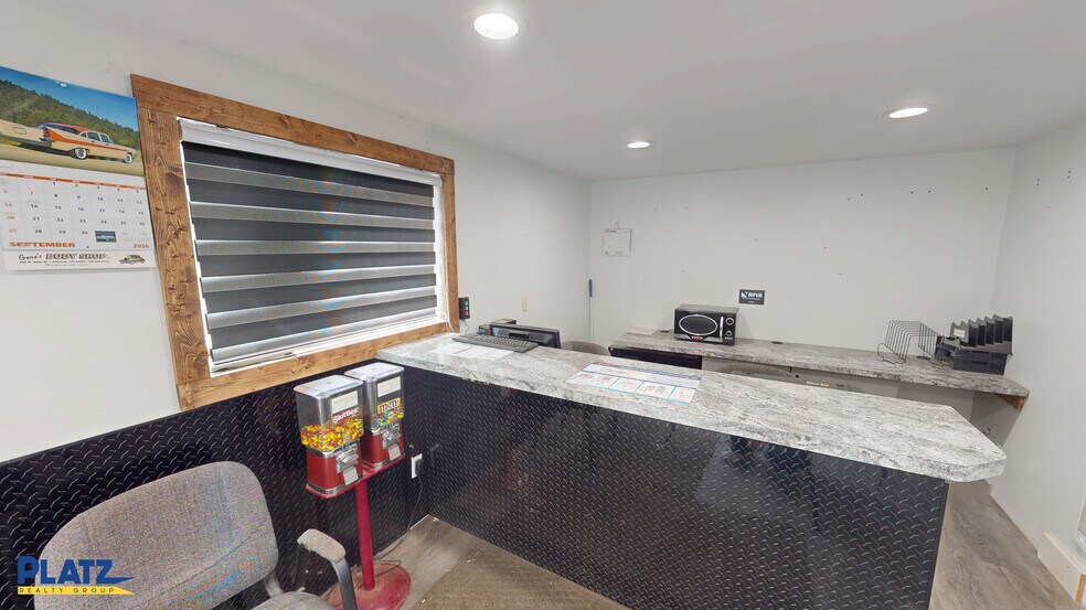 More Photos Of 409 E Main St, Andover Flex For Lease
