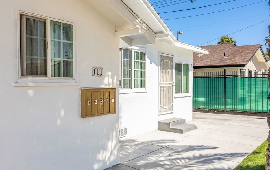 More Photos Of 111 S Lindsay St, Lake Elsinore Apartments For Sale