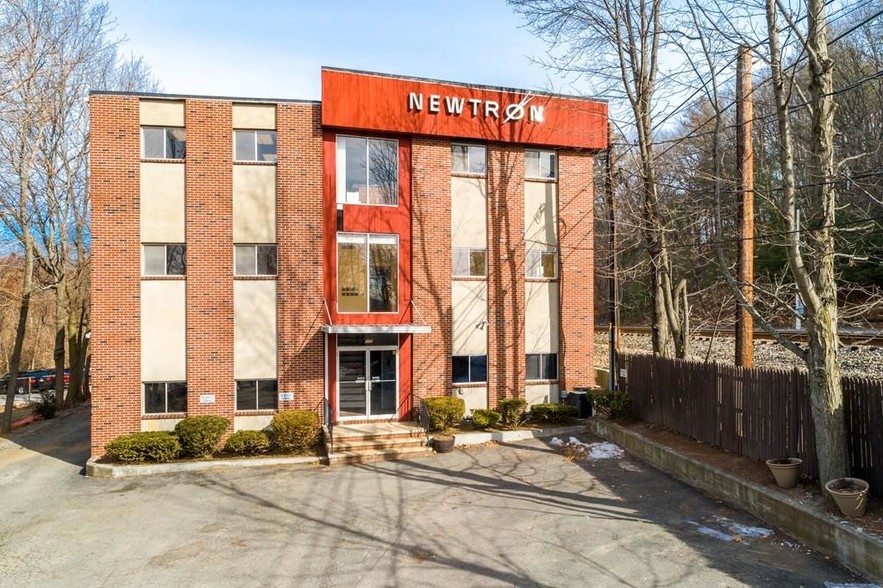 Primary Photo Of 132 Charles St, Newton Office For Lease