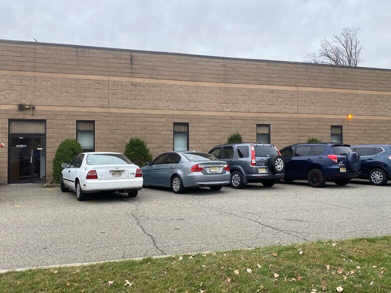 More Photos Of 152 Veterans Dr, Northvale Warehouse For Lease