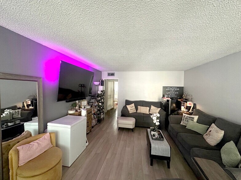 More Photos Of 569 E Colorado Ave, Glendora Multifamily For Sale