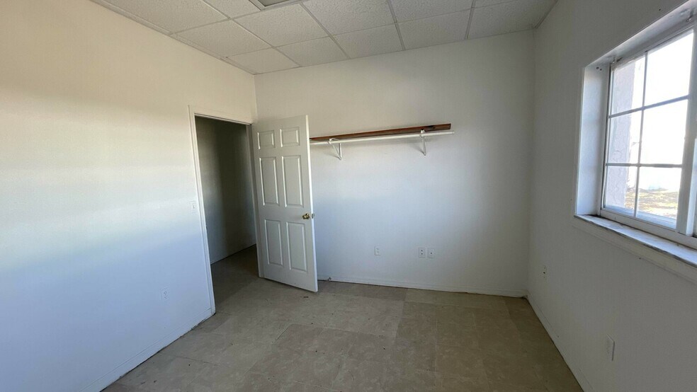 More Photos Of 1803 Salem Rd, Lakeland Medical For Sale