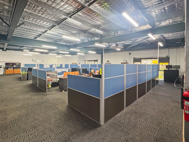 More Photos Of 221-223 Old Hume Hwy, Mittagong Showroom For Lease