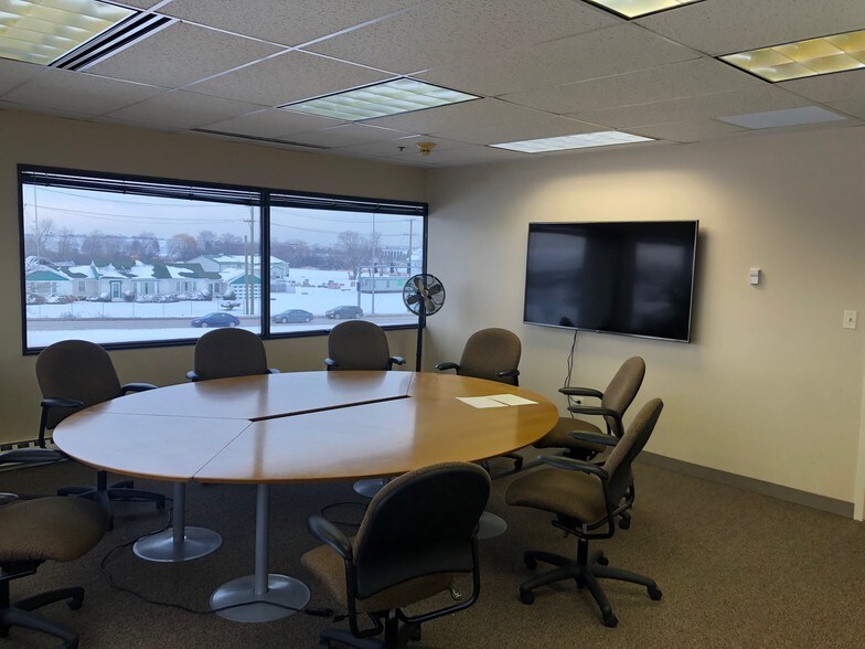 More Photos Of 1300 Greenbrook Blvd, Hanover Park Office For Sale