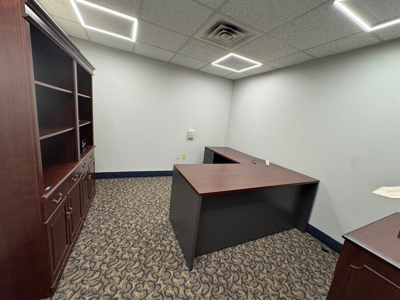 More Photos Of 5 Allegheny Ave, Towson Unknown For Lease