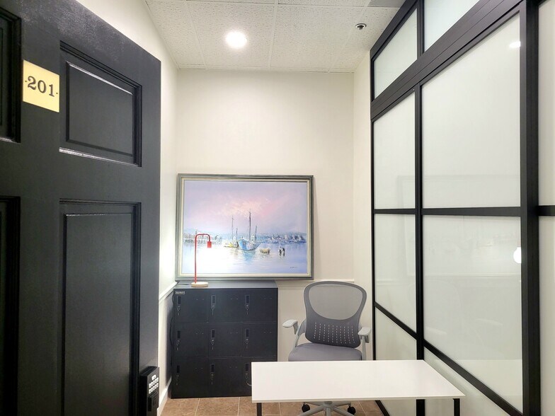 More Photos Of 1320 SE Federal Hwy, Stuart Medical For Lease