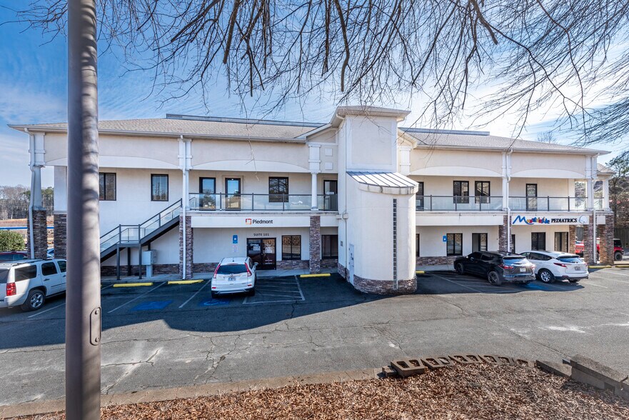 More Photos Of 12 Sammy McGhee Blvd, Jasper Medical For Sale