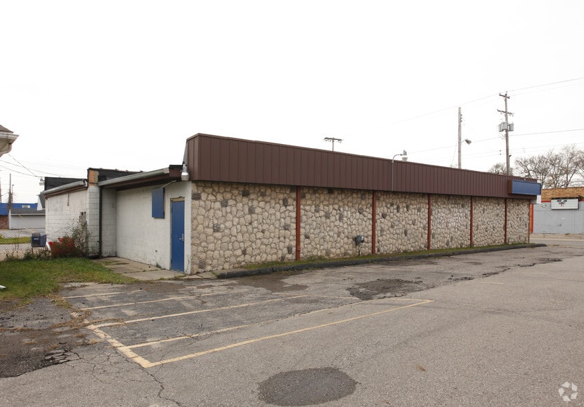 More Photos Of 3517-3519 Fenton Rd, Flint Storefront For Sale