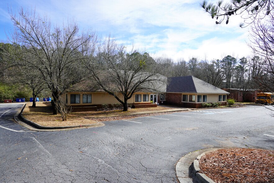 More Photos Of 2950 Stone Hogan Connector Rd SW, Atlanta Medical For Sale