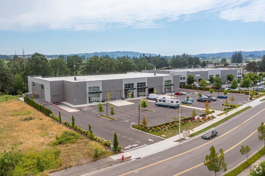 More Photos Of 12540 SW Leveton Dr, Tualatin Manufacturing For Sale