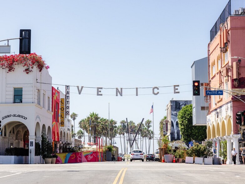 More Photos Of 70-72 Windward Ave, Venice General Retail For Sale