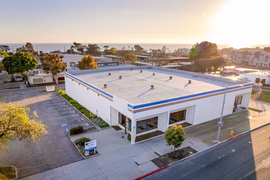 Primary Photo Of 1350 E Thompson Blvd, Ventura General Retail For Lease