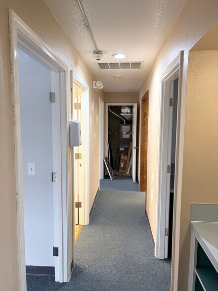 More Photos Of 950-960 Uglow Ave SE, Dallas Medical For Sale