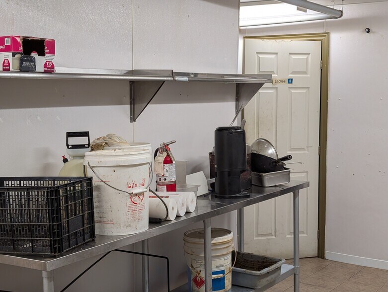More Photos Of 2300 Wharncliffe Rd S, London Restaurant For Sale