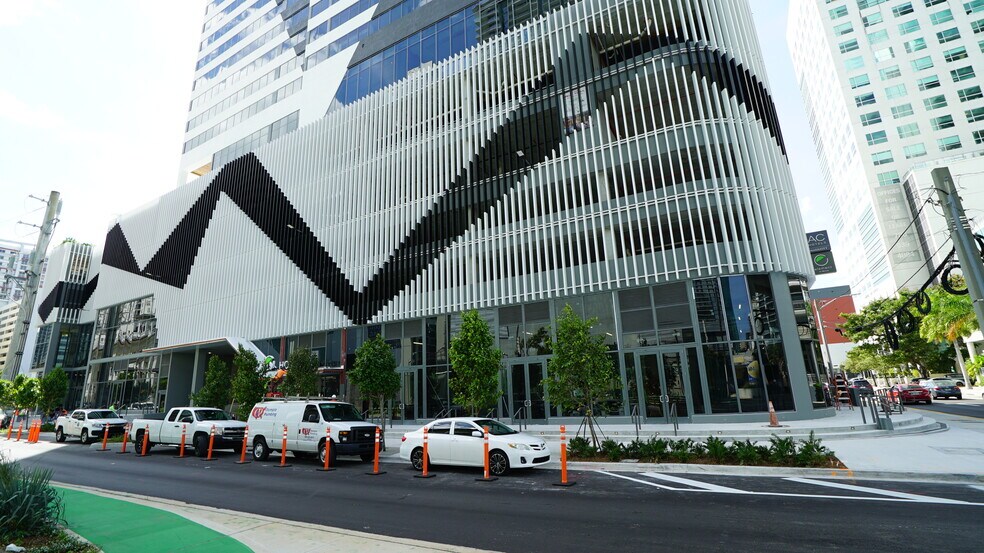 More Photos Of 115 SW 8th St, Miami Restaurant For Lease