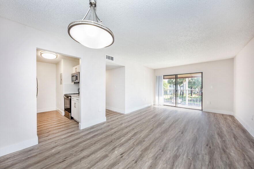 More Photos Of 361 NE 191st St, Miami Apartments For Sale