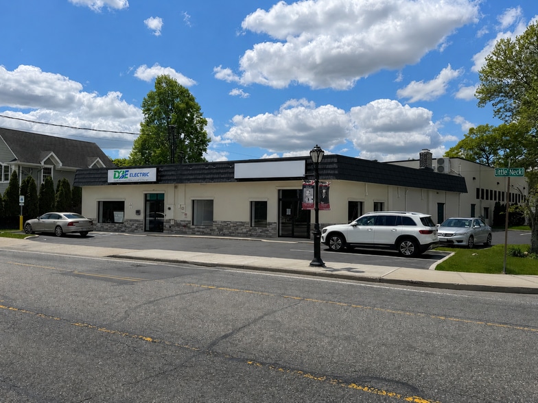 More Photos Of 980 Little East Neck Rd, West Babylon Showroom For Lease