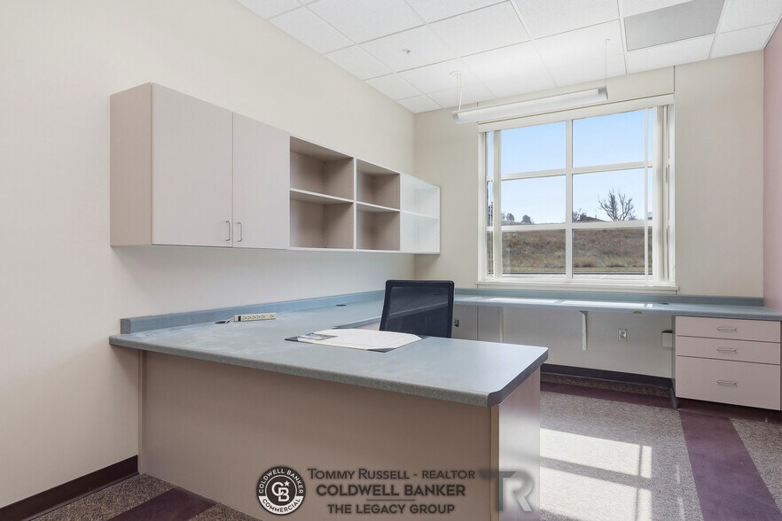 More Photos Of 733 Landmark Dr, Casper Medical For Sale