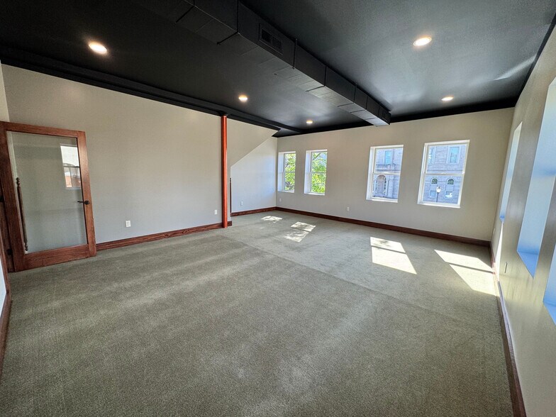 More Photos Of 31 N Federal St, Harrisonburg Coworking Space