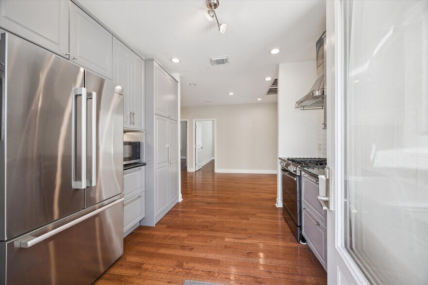 More Photos Of 1220 W Gray St, Houston Apartments For Sale