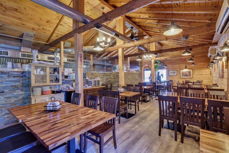 More Photos Of 121 Main Ave, Hawley Restaurant For Lease