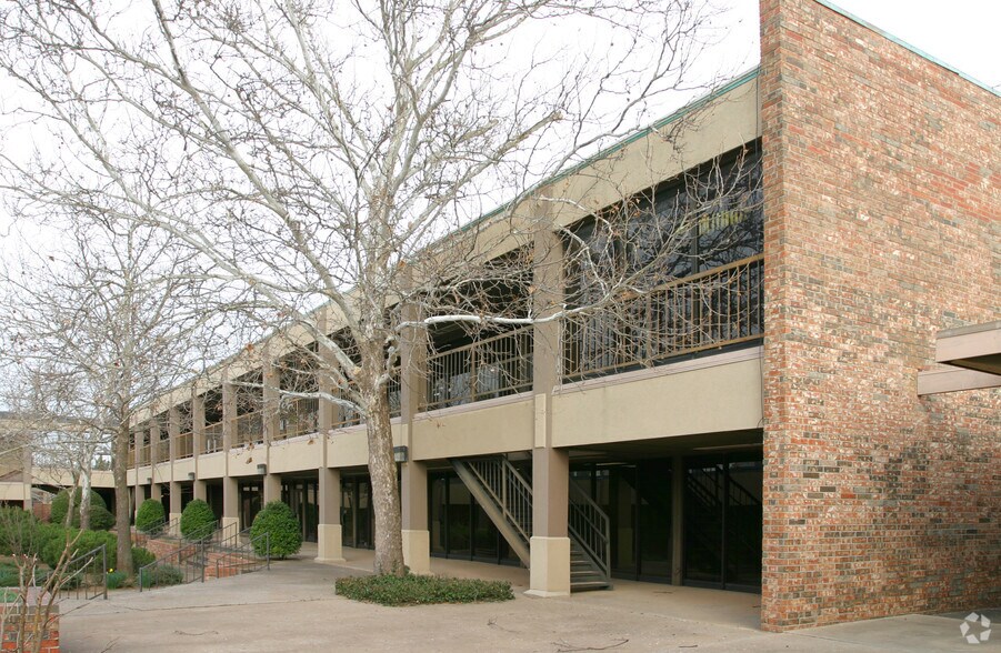 More Photos Of 3007 NW 63rd St, Oklahoma City Office For Sale