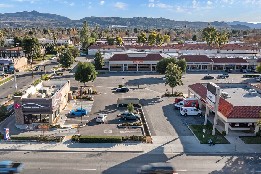 More Photos Of 2093 E Florida Ave, Hemet General Retail For Lease
