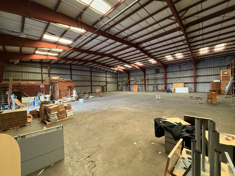 More Photos Of 627 Anchors St NW, Fort Walton Beach Warehouse For Sale