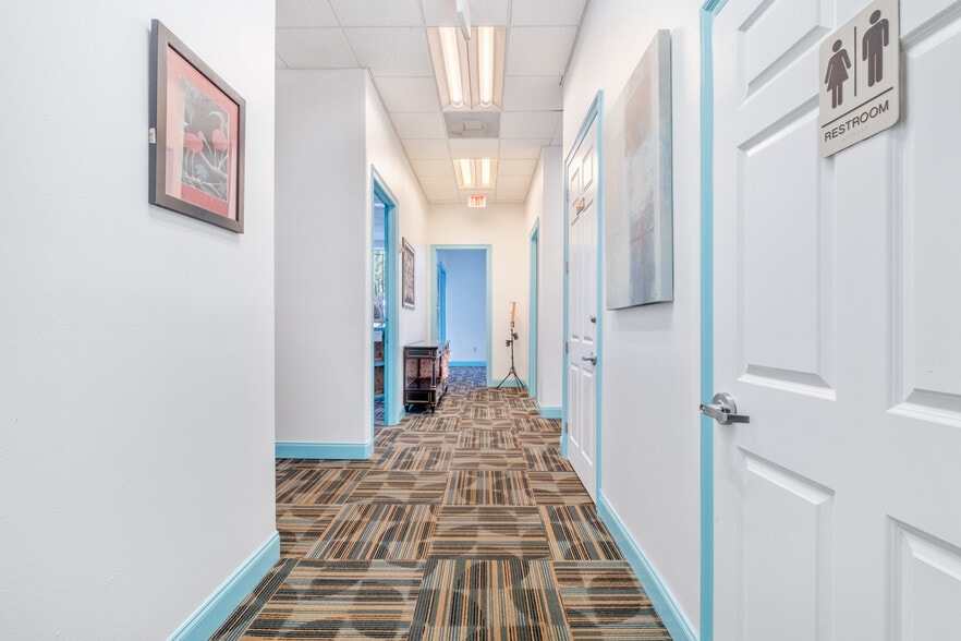 More Photos Of 503A Harbor Blvd, Destin Flex For Lease