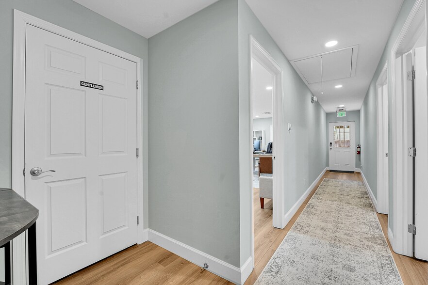 More Photos Of 101 SE Martin Luther King Jr Blvd, Stuart Office For Sale
