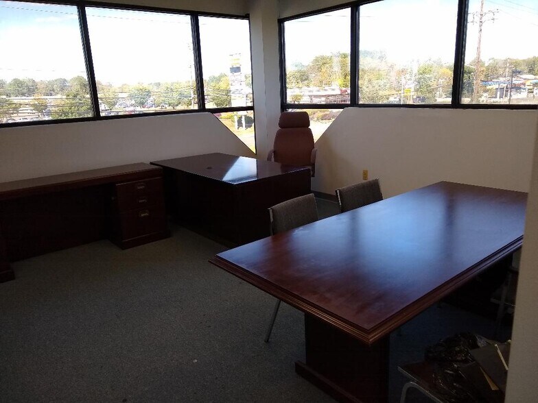 More Photos Of 755 Route 46, Parsippany Freestanding For Lease