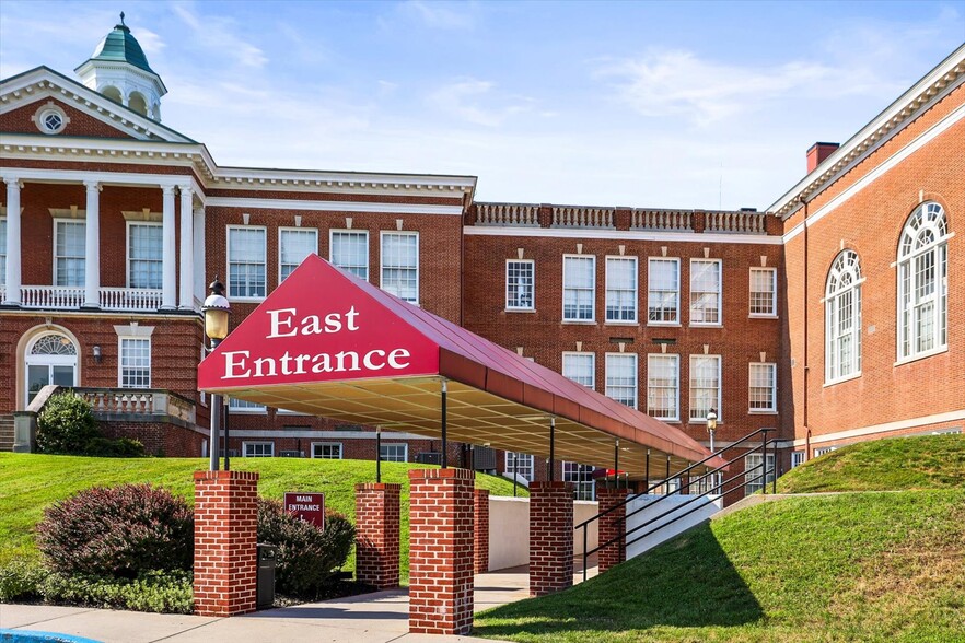 More Photos Of 195 Stock St, Hanover Medical For Sale