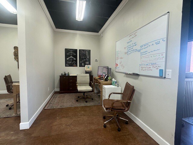 More Photos Of 104-194 Hicks Dr, Rome Storefront Retail Office For Lease