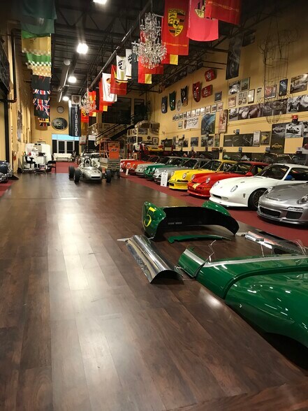 More Photos Of 14930 Corporate Rd S, Jupiter Warehouse For Sale