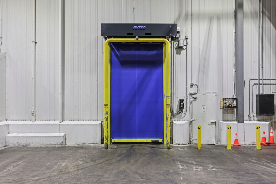 More Photos Of 5225 Investment Dr, Dallas Refrigeration Cold Storage For Lease