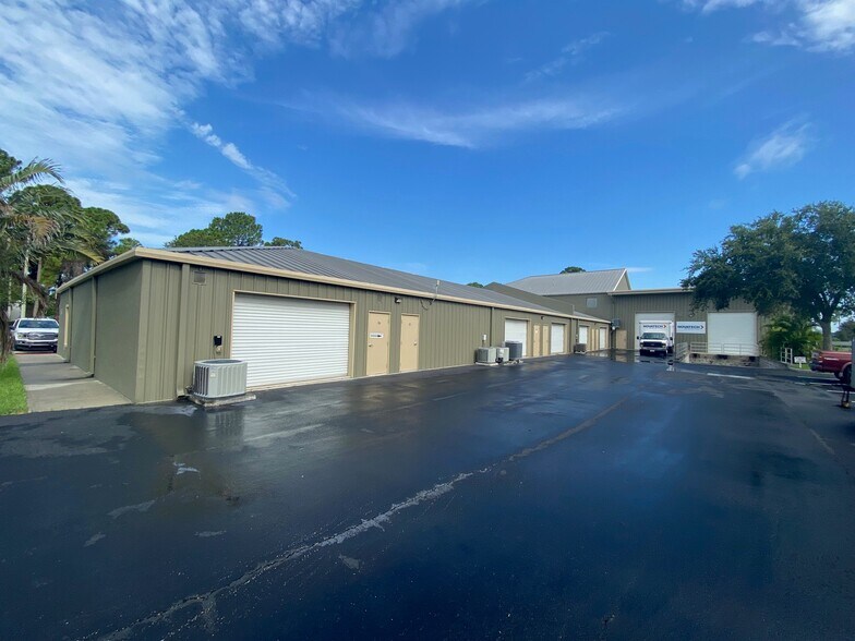 More Photos Of 5131 Industry Dr, Melbourne Research And Development For Lease
