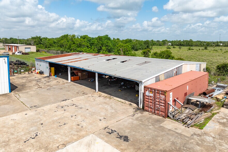 More Photos Of 219 Legion Rd, Angleton Warehouse For Sale