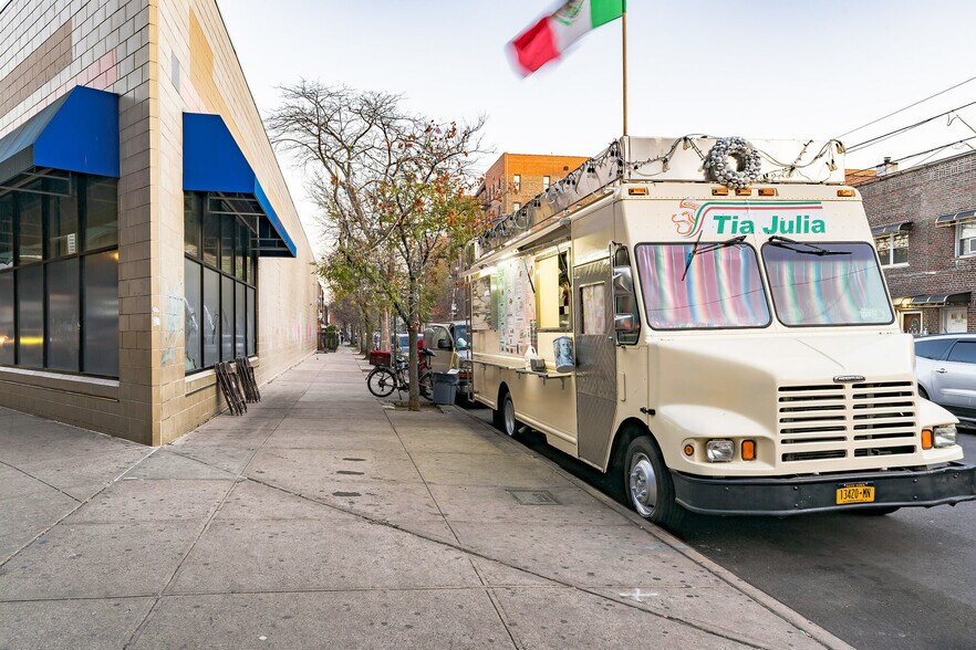 More Photos Of 9108-9116 Roosevelt Ave, Jackson Heights Drugstore For Lease