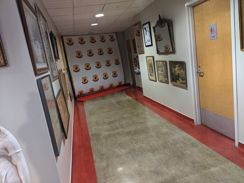 More Photos Of 184 Salem Ave, Dayton Office Residential For Lease