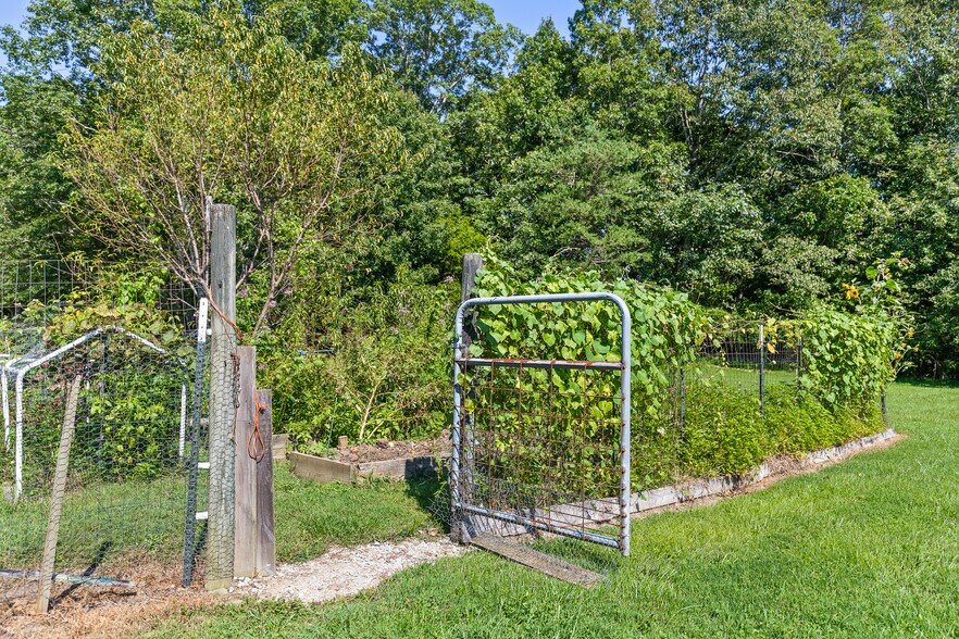 More Photos Of 3872 Brayton Mountain Rd, Graysville Skilled Nursing Facility For Sale